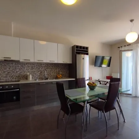 D'angelos Apartamento Karavomylos