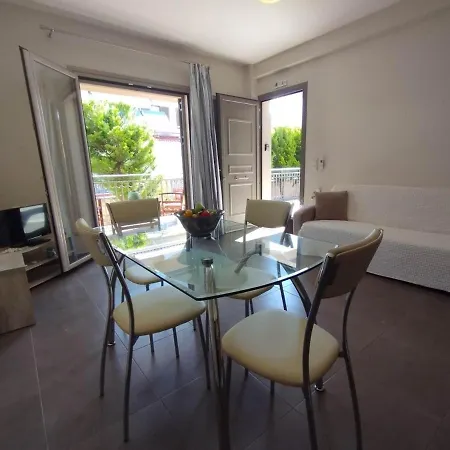 D'angelos Apartamento Karavomylos